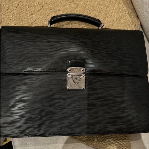Louis Vuitton briefcase. Double compartments. Epi Leather. - Picture 12 of 14